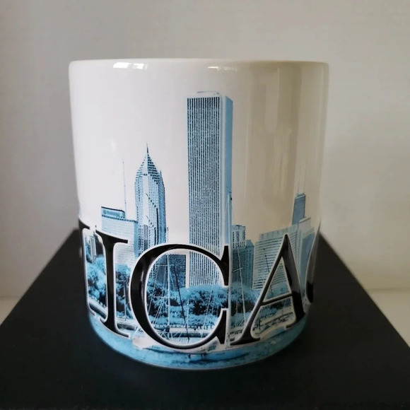 2010 America Ware Chicago Skyline Blue/White Coffee mug. - Picture 3 of 7
